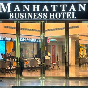 Manhattan Business Hotel, Male